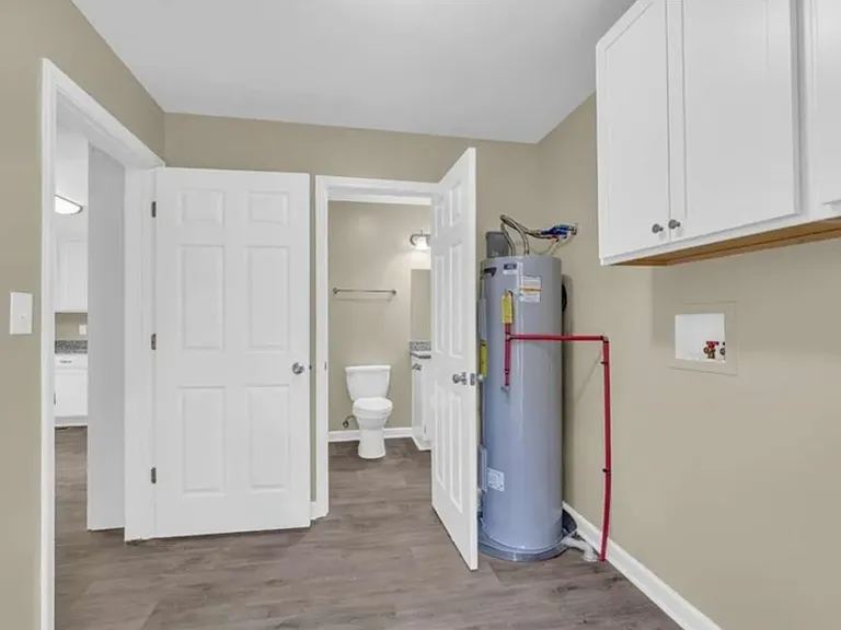266 Randall St — Photo 9