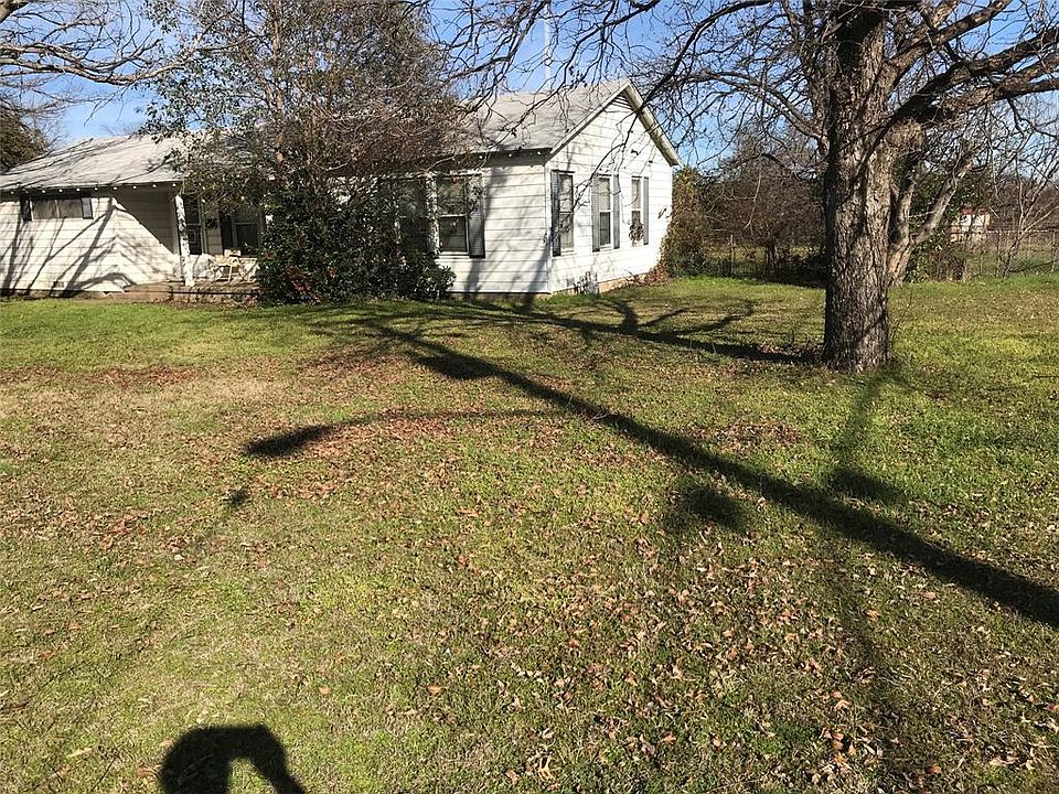 2nd image of 3020 Fairview St