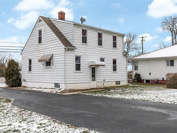 4th image of 147 Singer Ave