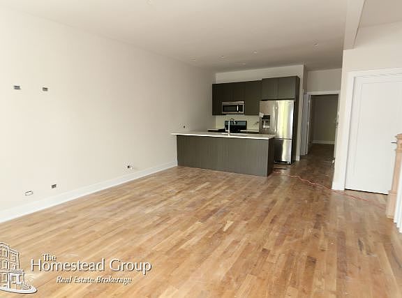 4th image of 3114 N Southport Ave #1FRONT