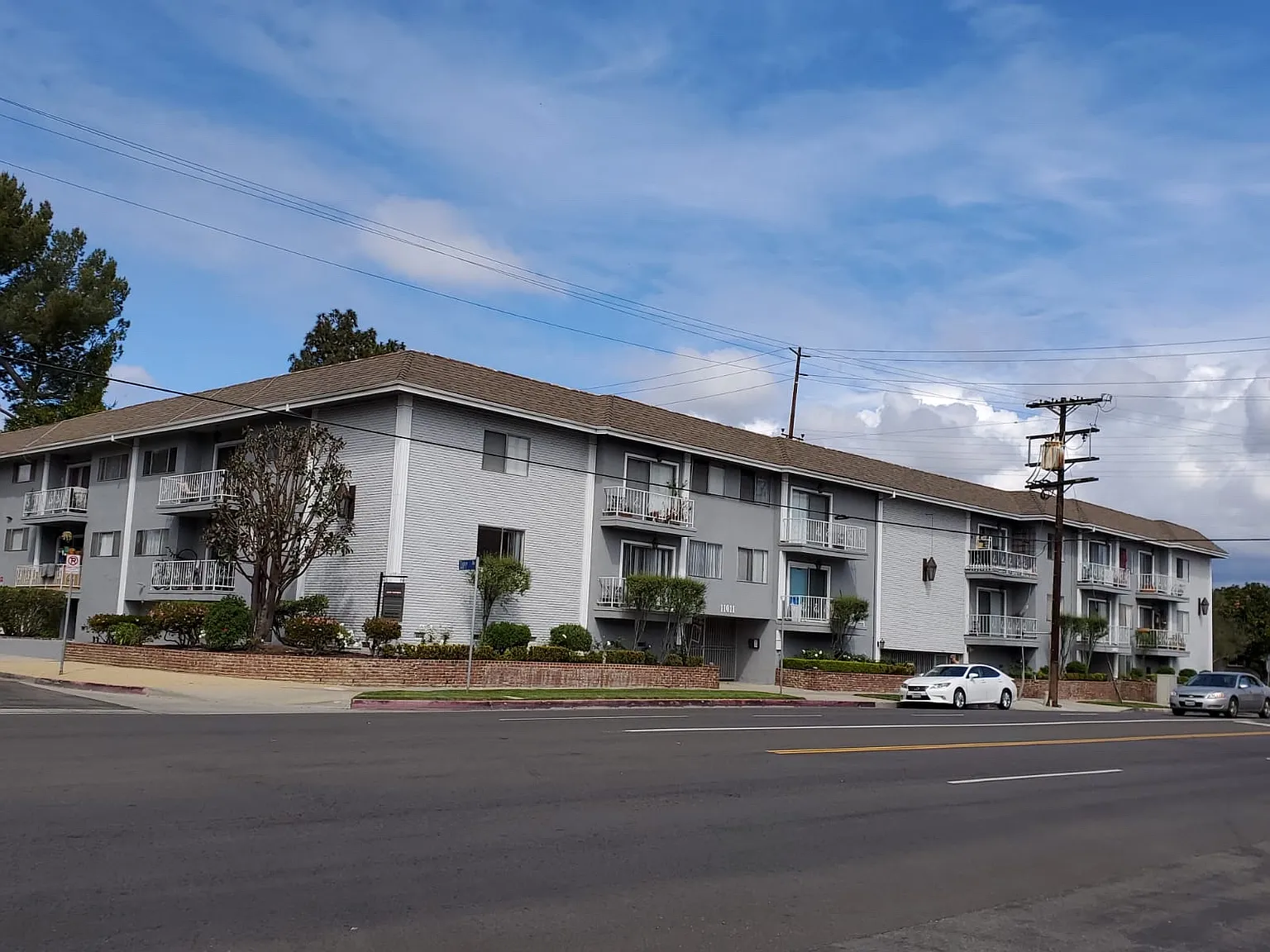 LUXURY LIVING AT AN AFFORDABLE PRICE — Photo 3