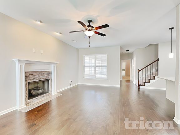 2nd image of 1050 Paddock Park Cir