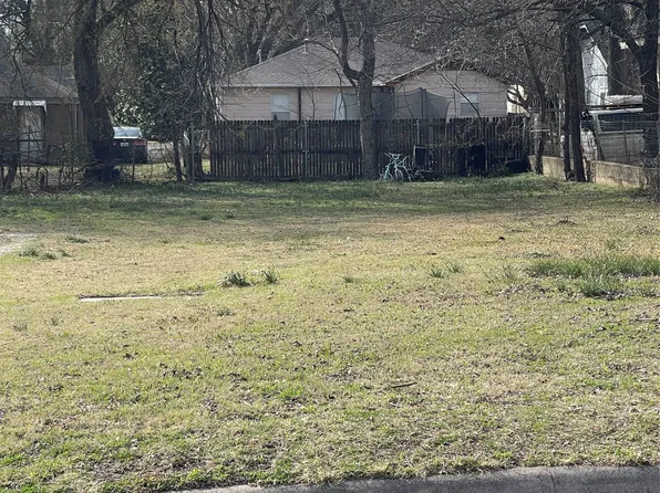 605 S Rusk St, Gainesville, TX 76240