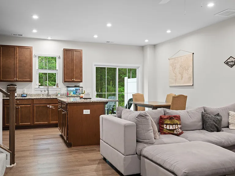 1051 Crescent Cove Ln — Photo 16