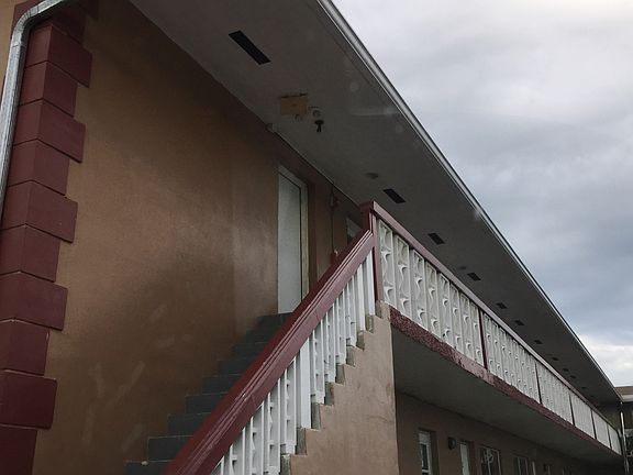 4th image of 590 SW 27th Ave APT 11