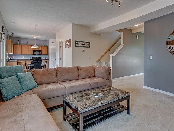 4th image of 2670 Day Lily Ln