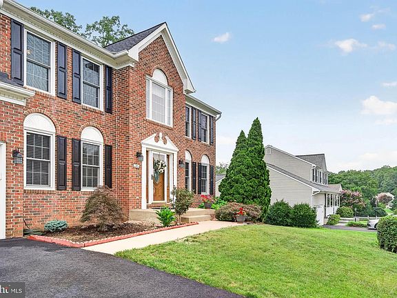3rd image of 76 Cardinal Forest Dr