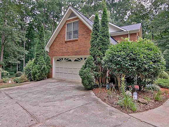 4th image of 275 Kari Glen Dr