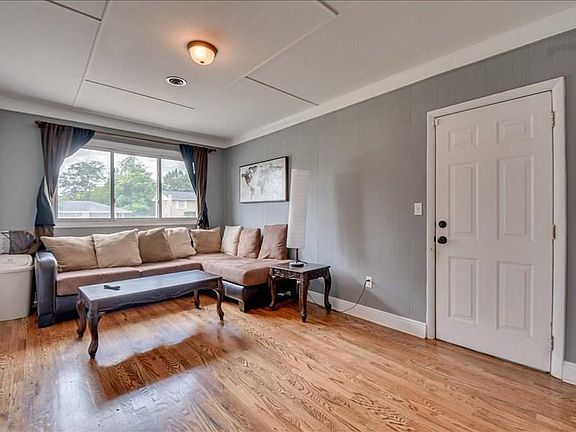 4th image of 2609 Glenn Hills Dr