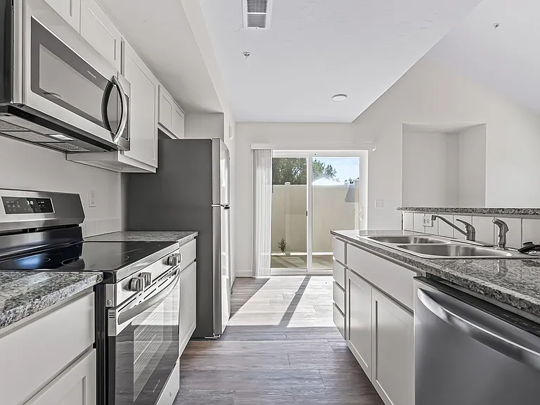 Midway Townhomes — Photo 57