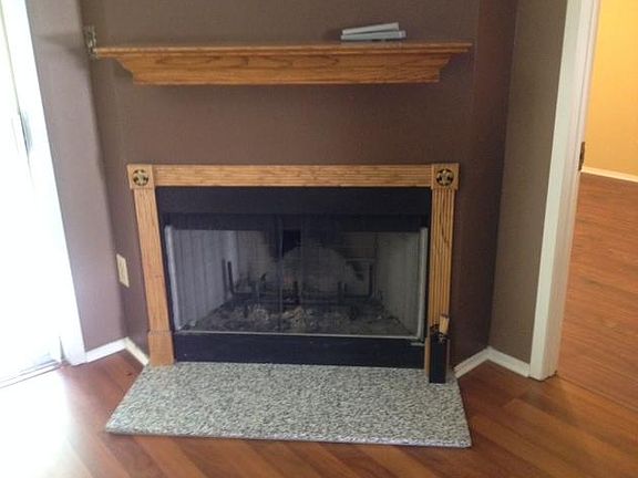 4th image of 701 Fairfax Dr APT 204