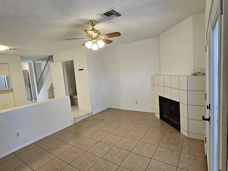 1961 N Hartford St #1021 — Photo 9