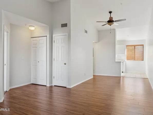 3301 E EARLL Drive #210, Phoenix, AZ 85018