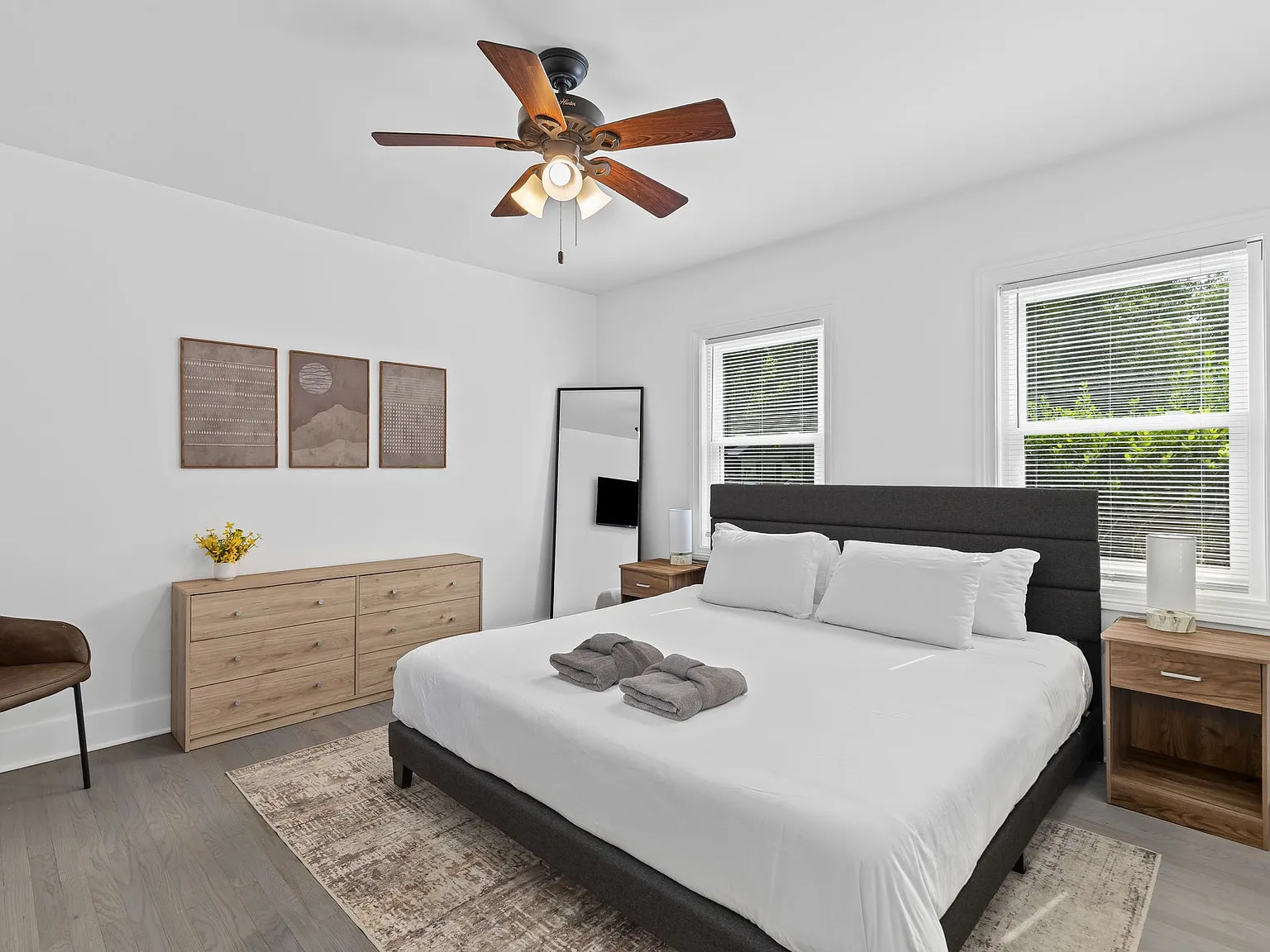 2 bed, 996 sqft, $2,800 — Photo 2