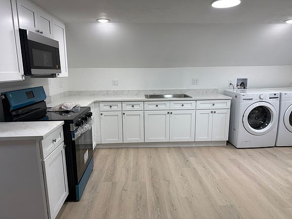 2nd image of 616 Main St #4