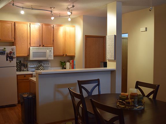 3rd image of 8464 Kimball Dr