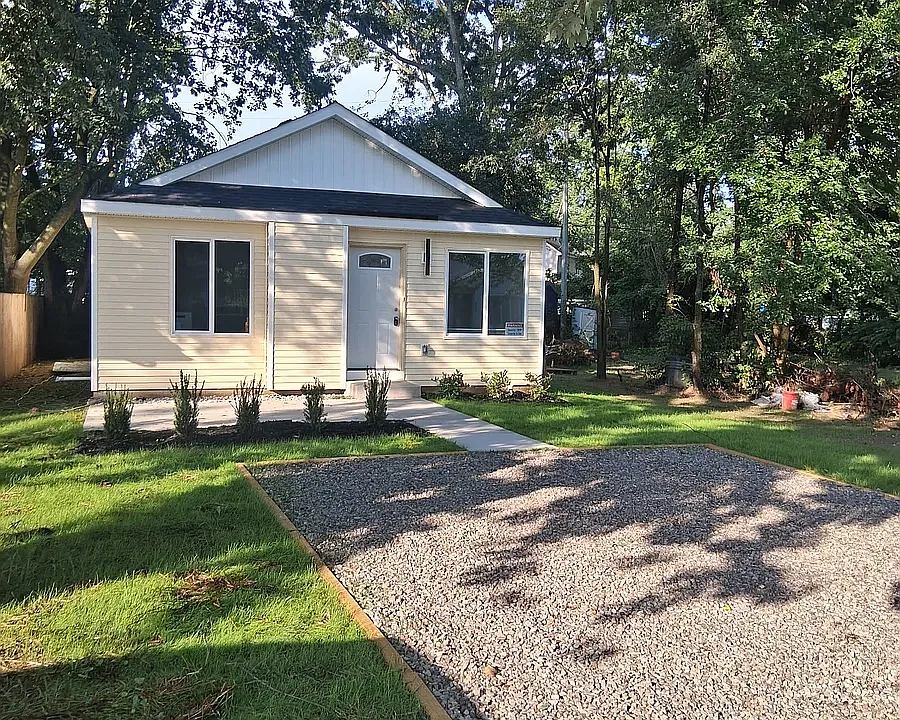 2775 Wisner Blvd