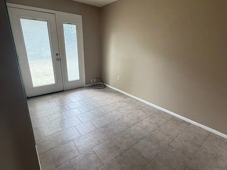 829 Maple Shade Rd — Photo 7