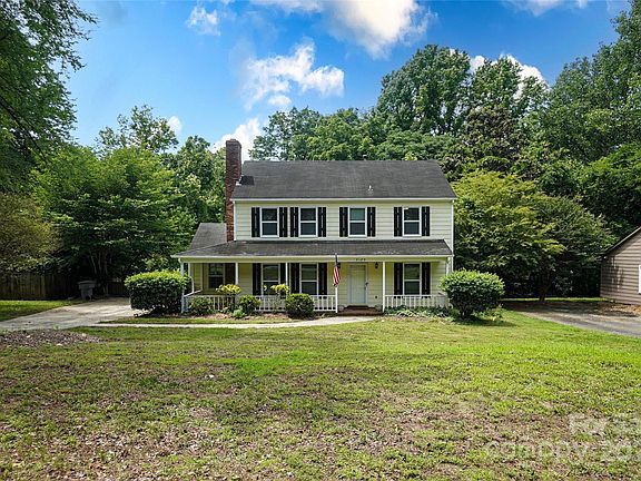 3rd image of 5129 Macandrew Dr