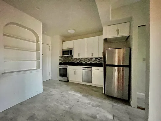 Rented by Zjama Realty Corp | media 1