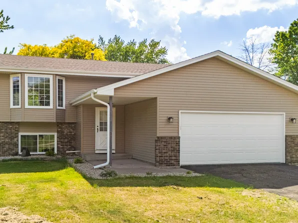 11874 Jonquil St NW, Coon Rapids, MN 55433