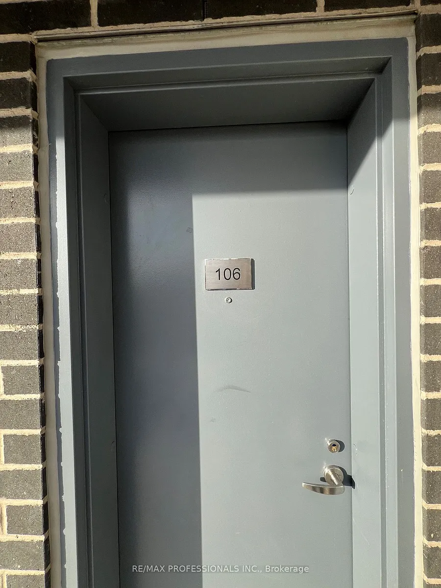Building Photo - 62 Dixfield Dr #106