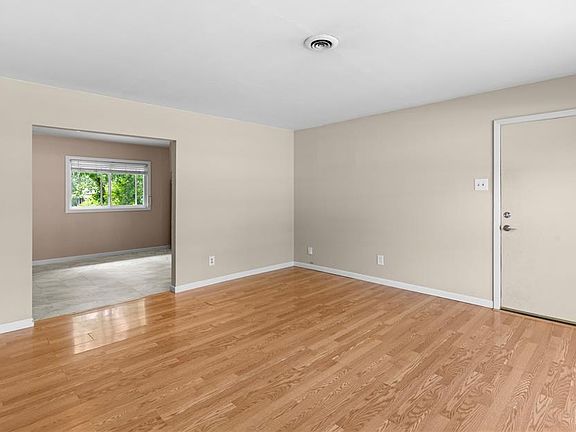 5th image of 9524 Guthrie Ave