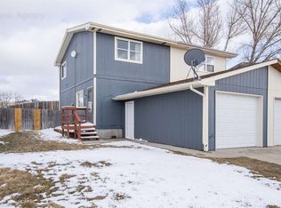 917 Skyline Dr, Douglas, WY 82633