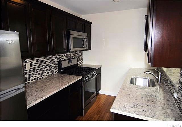 2nd image of 19 Chester Ln