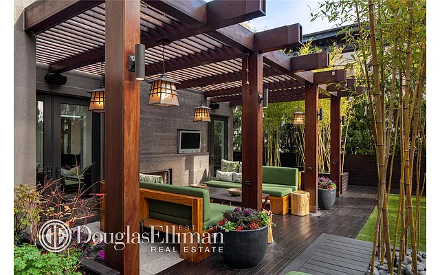 Sold by Douglas Elliman | media 7