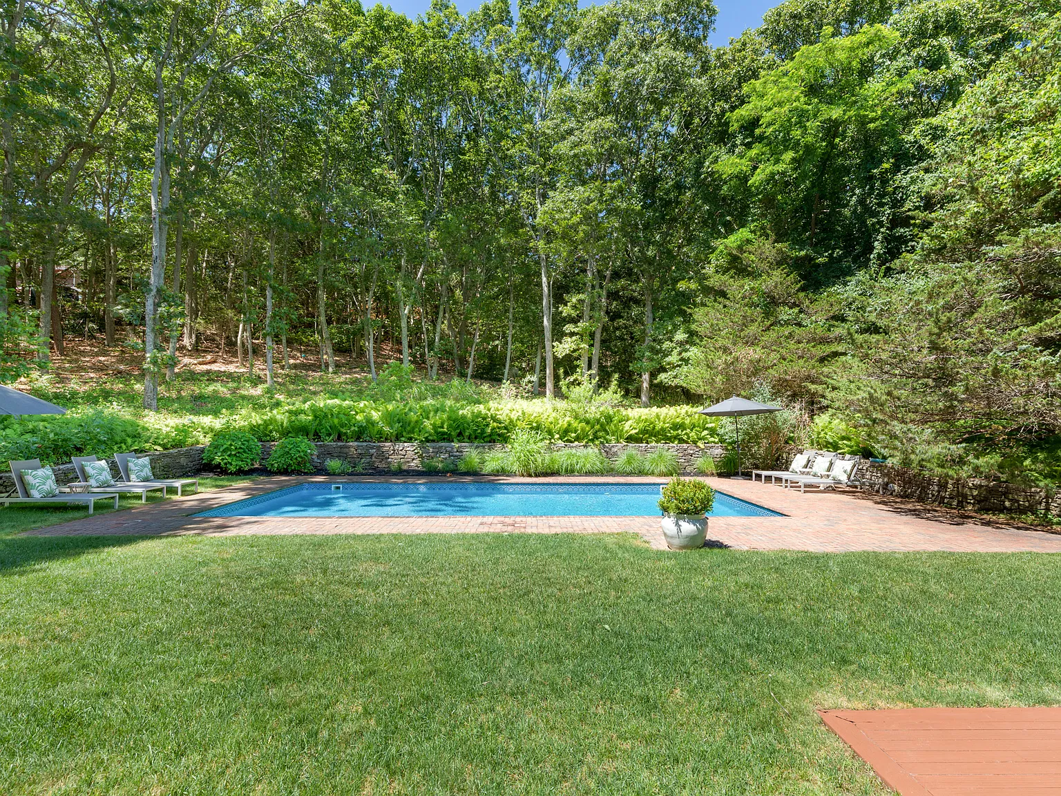 Sag Harbor's Perfect Combination of Chic and Comfort — Photo 3