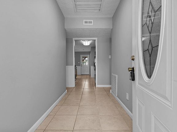 3rd image of 3079 Cricket Rd