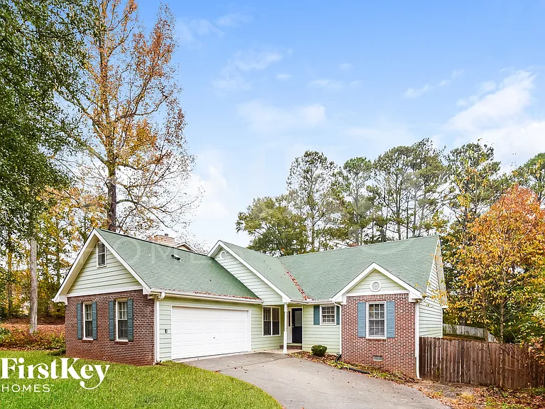2403 Windridge Dr NE — Photo 1