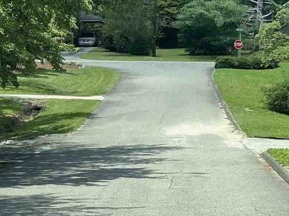 Exterior Neighborhood (street photo)