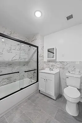 Bathroom, photo 1