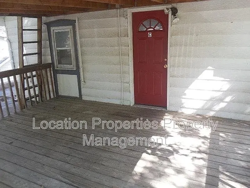 2 bed, 1.0 bath, 700 sqft, $995 — Photo 3