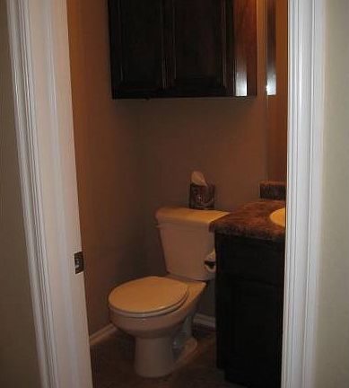 Half bath near 1st bedroo