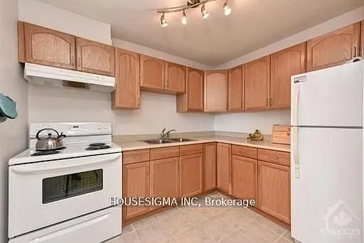 1785 Riverside Dr #1201 — Photo 5