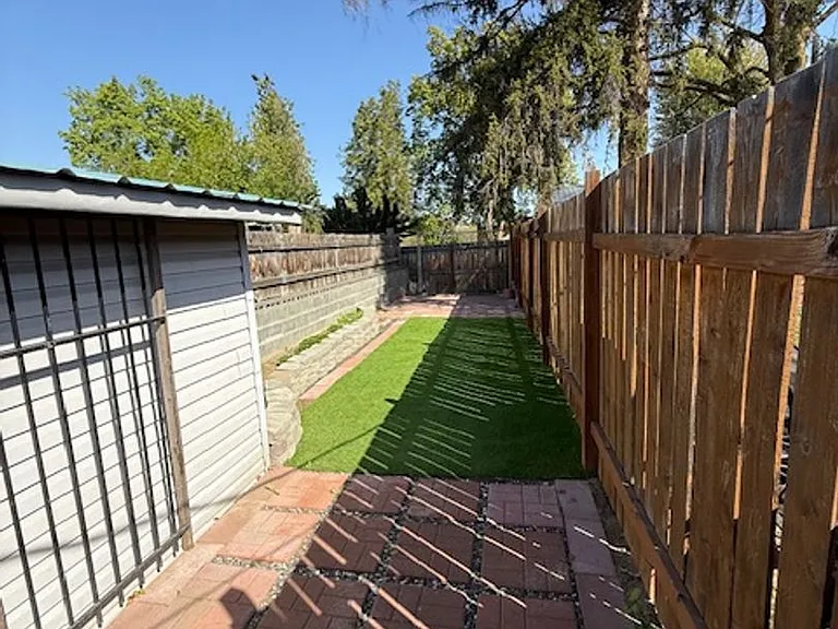 EN - 908 Bryan St — Photo 6