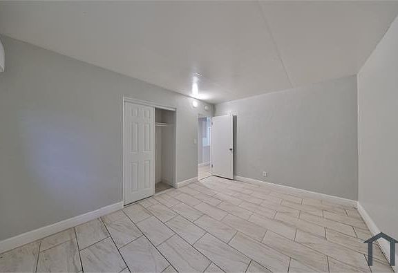 4th image of 2475 18th Ave S
