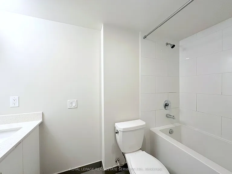 3385 Dundas St W #409 — Photo 10