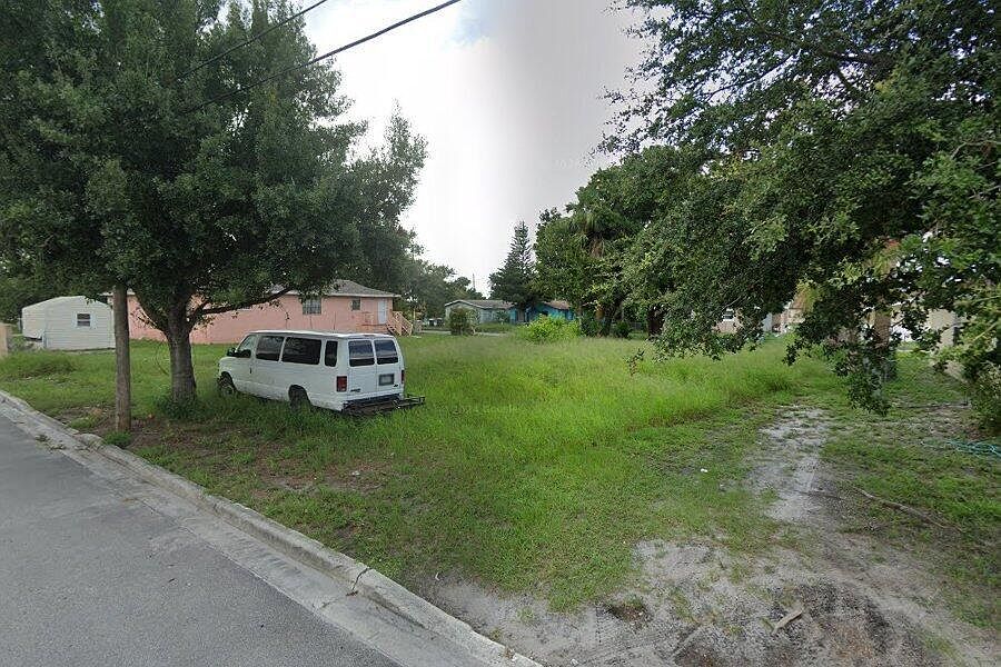 2nd image of 1510 Avenue J