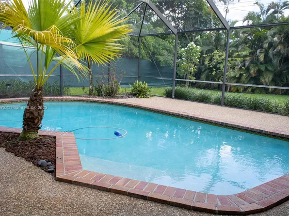 5761 SW 5th St, Plantation, FL 33317