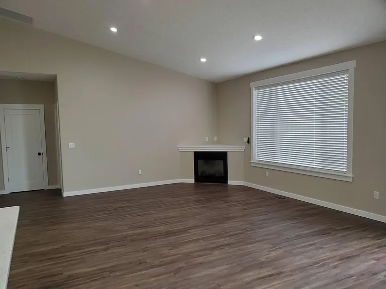3267 Pheasant Ave SE — Photo 4
