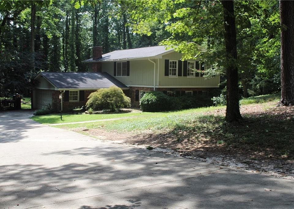 1st image of 573 Maple Wood Dr