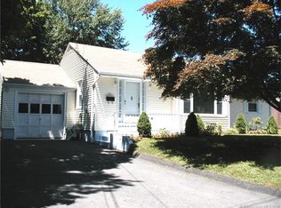 30 Magnolia Ave, Middletown, CT 06457
