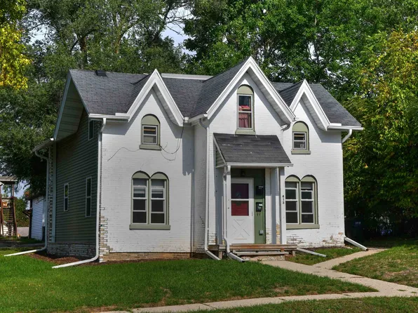 413 E Conant St, Portage, WI 53901