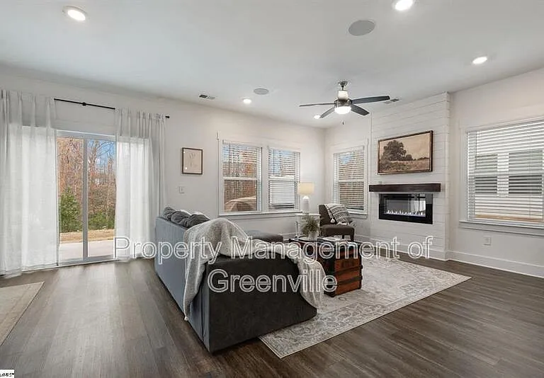 100 Grey Oak Trl — Photo 7