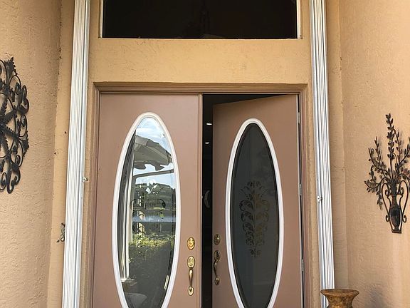 Home For Sale In Kings Isle