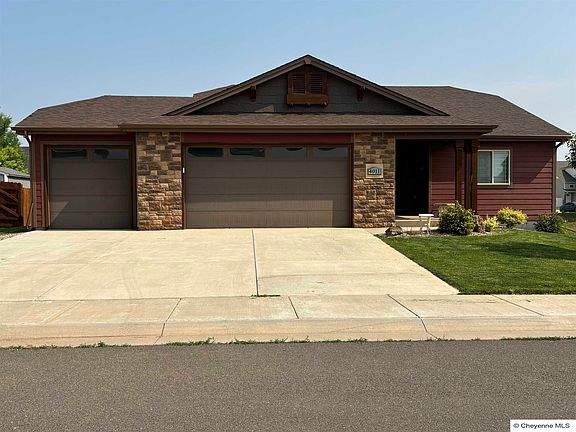3rd image of 4011 Bobolink Ln